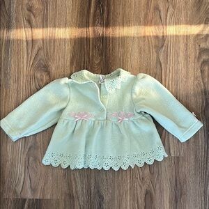 Charming Kids Blouse in Light Green with Pink Details